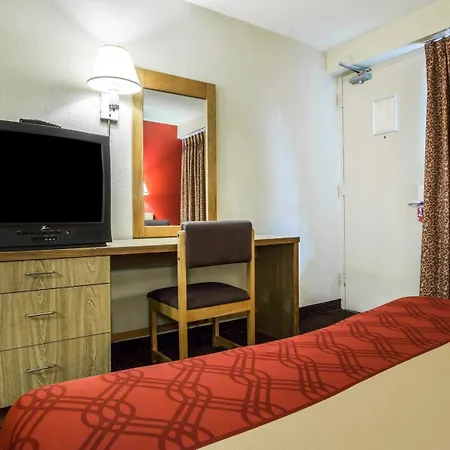 Econo Lodge Atlanta College Park-2