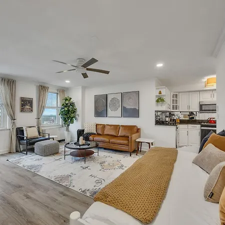 "Peachtree Perch" Dtown Condo W Balcony, Sleeps 4-3
