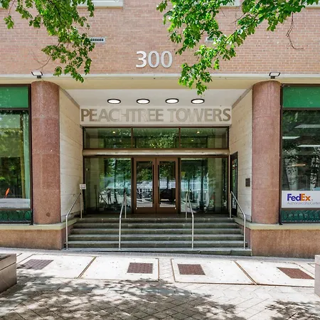 "Peachtree Perch" Dtown Condo W Balcony, Sleeps 4-2