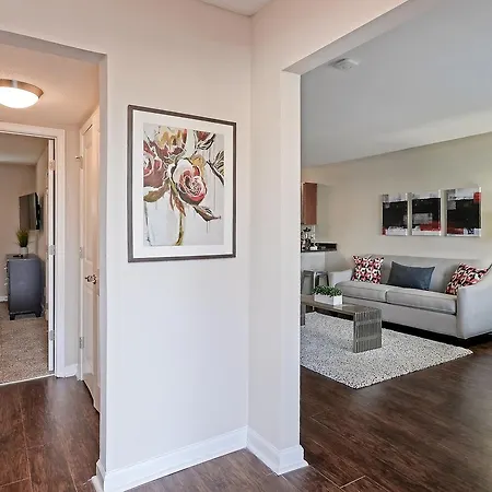 City Center Location With 2 4K Hdtv'S & King Bed-2